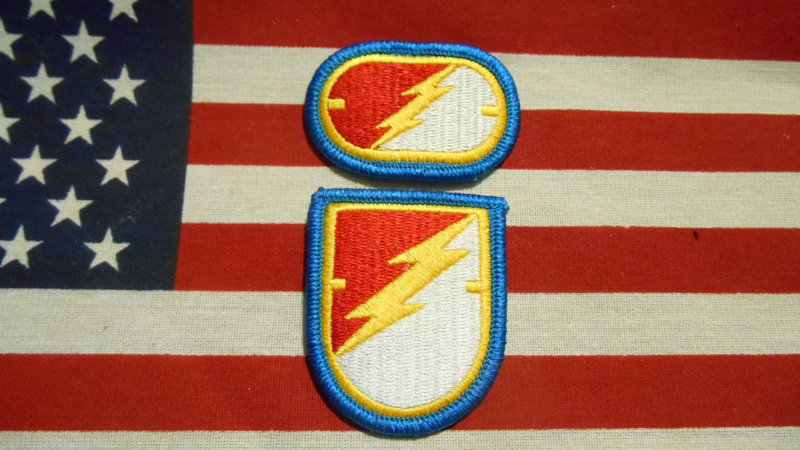 38TH CAVALRY REGIMENT 1ST SQUADRON AIRBORNE BERET FLASH & PARA OVAL PATCH