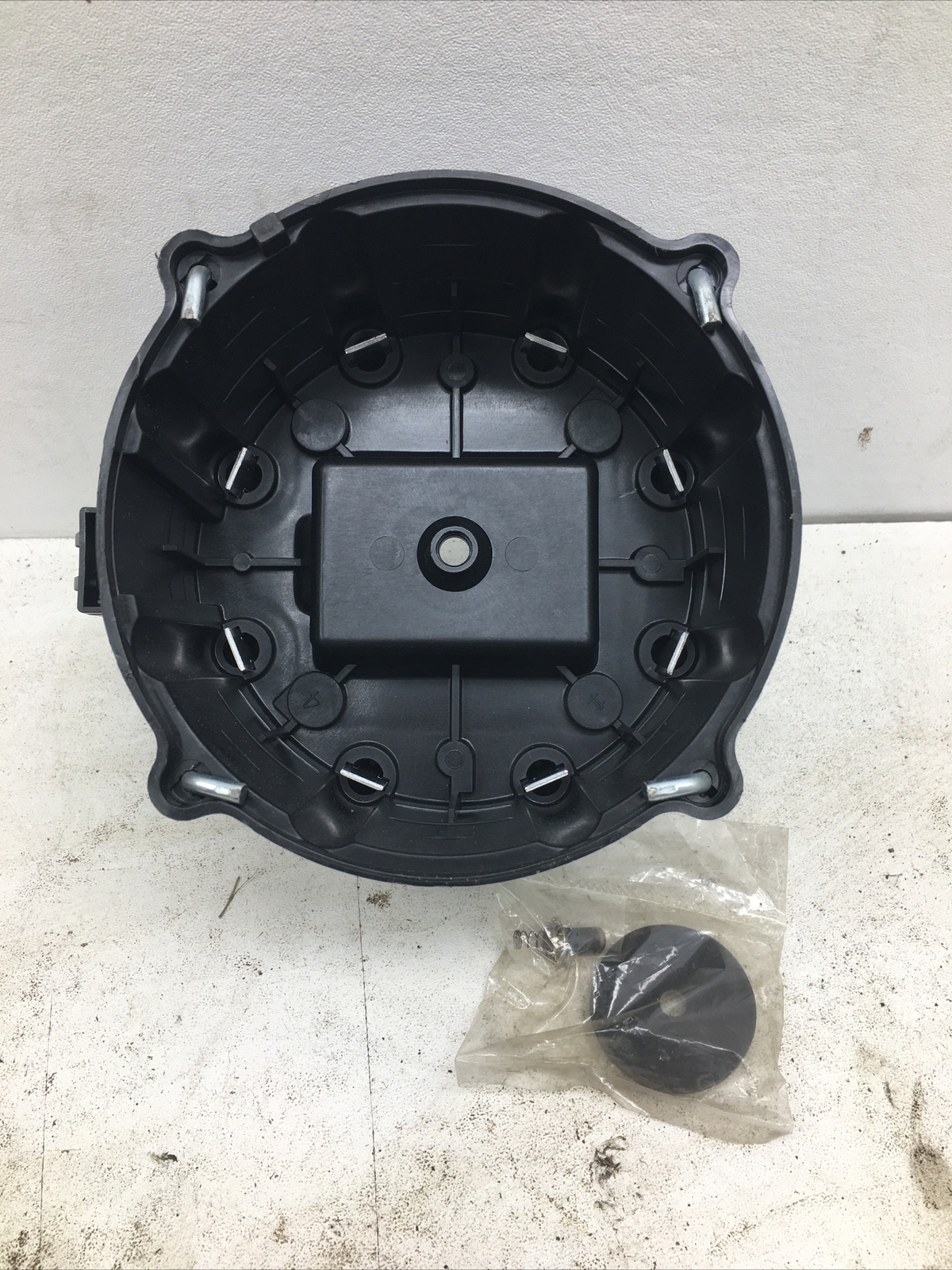 Wells Certified Performance Distributor Cap DR906 (New Old Stock)