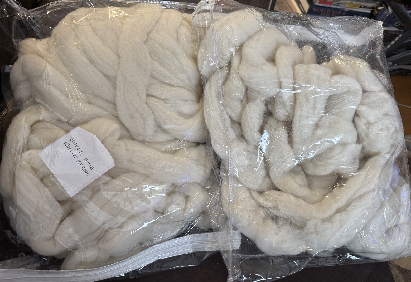 Lot 1.6 LBs White / Cream Super Fine Merino Felting Wool Roving Fiber 720 gms
