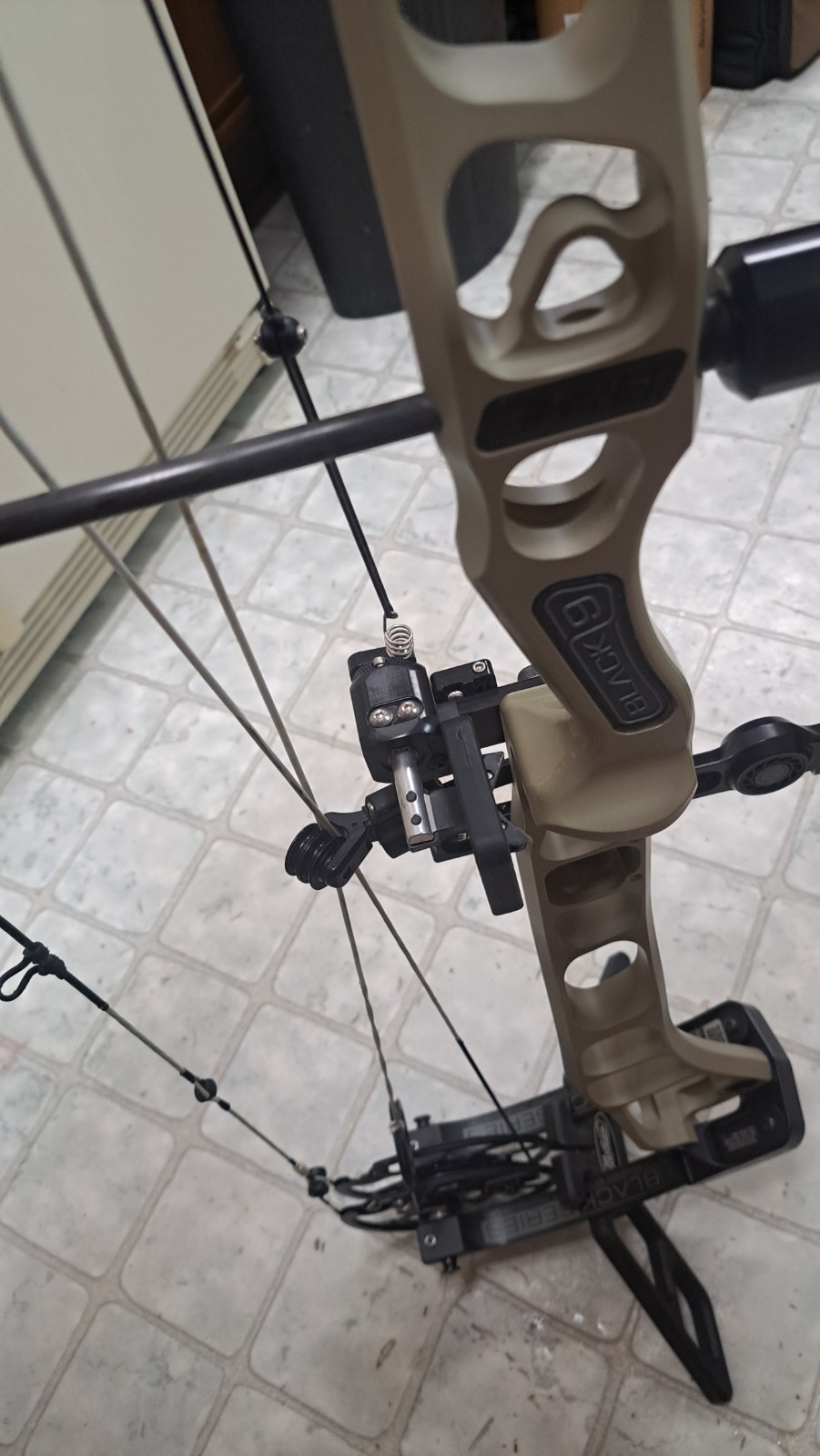 Prime Black 9 series Compound Bow Extras Nice!