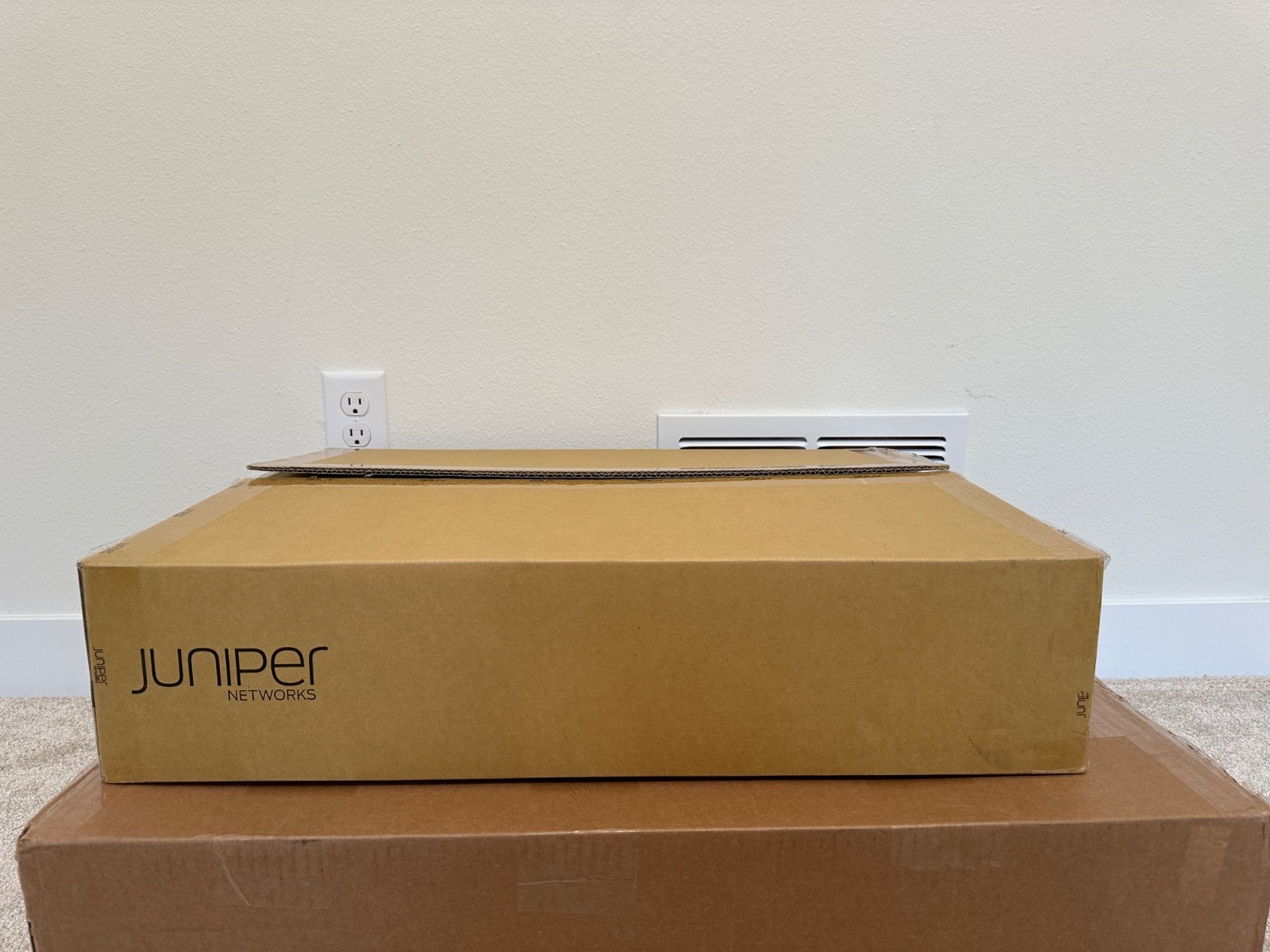 Juniper SRX380-POE-AC SRX380-P-SYS-JB-AC