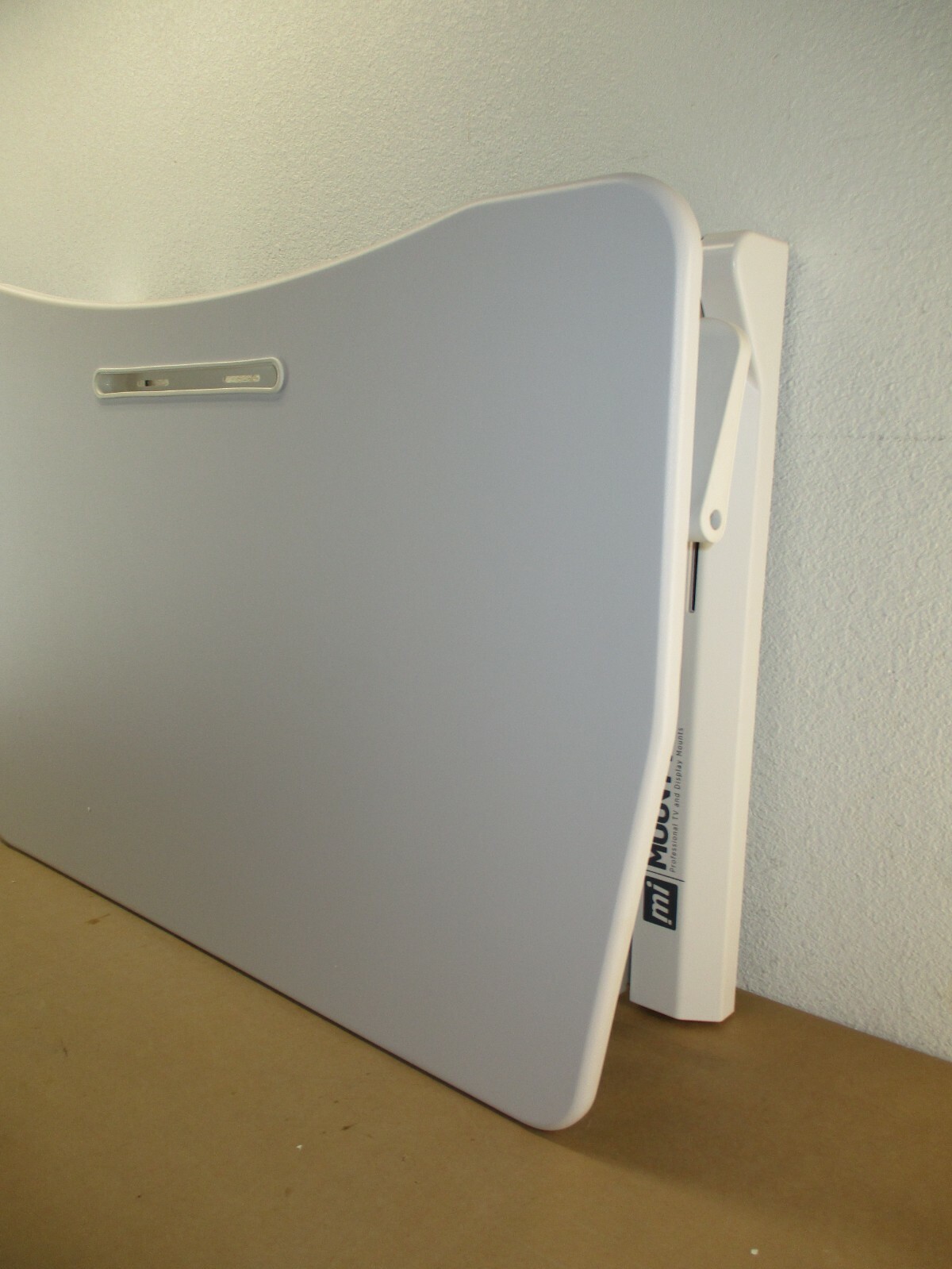 Mount-It! MI-7956 Adjustable Standing Desk Converter White Open Box