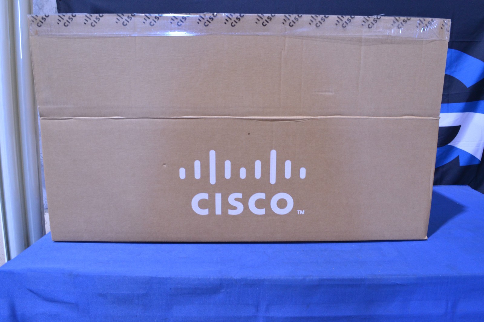 New open Box Cisco CS-KIT-K9 Webex Room Kit Video Conferencing Kit (C032702)