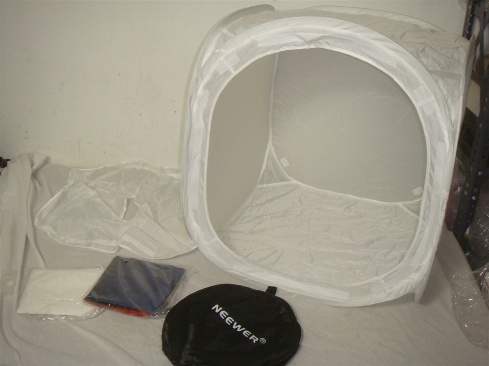 NEEWER 24"X24" POP UP COLLAPSIBLE PHOTOGRAPHY LIGHT TENT KIT