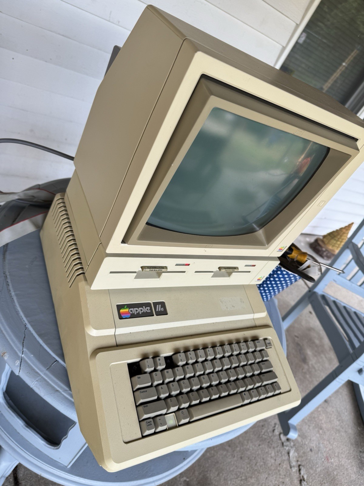 Apple 2e Monitor And Double Floppy Drive