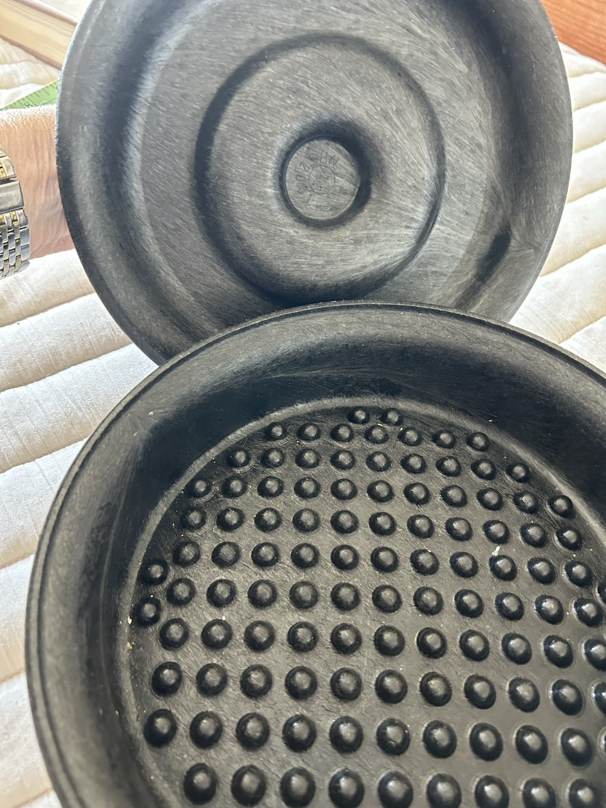 HS Inc. NHS 2001 Charcoal Heavy Construction Tortilla Server 9” Diameter