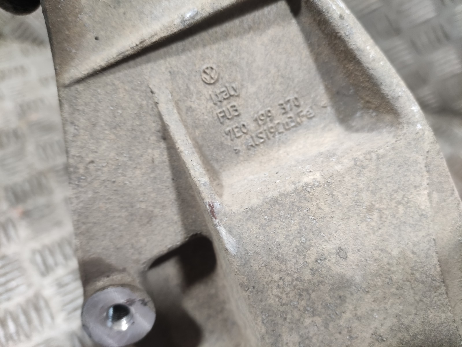 VW Transporter T5.1 Engine Mount Rear 7E0199370 D320