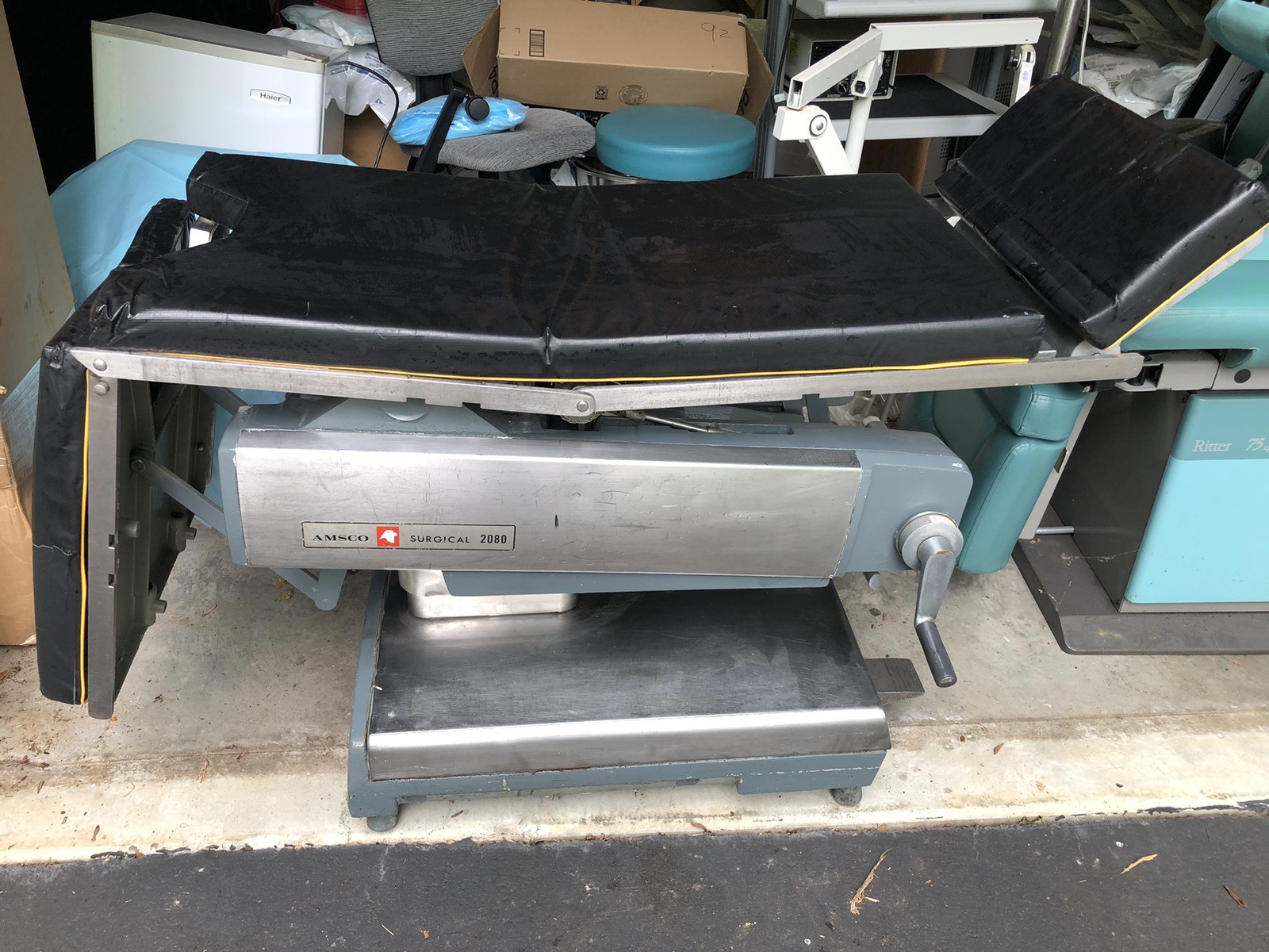 Amsco Surgical 2080 Operating Room Table