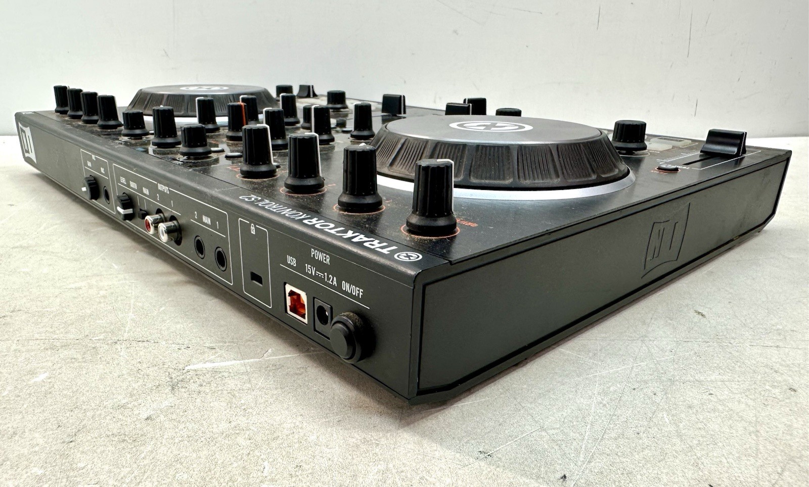 TRAKTOR KONTROL S2