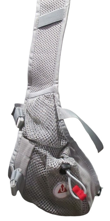 Ultimate Direction WASP Gray/Red Padded Hydration Pack w/70 oz Platypus System