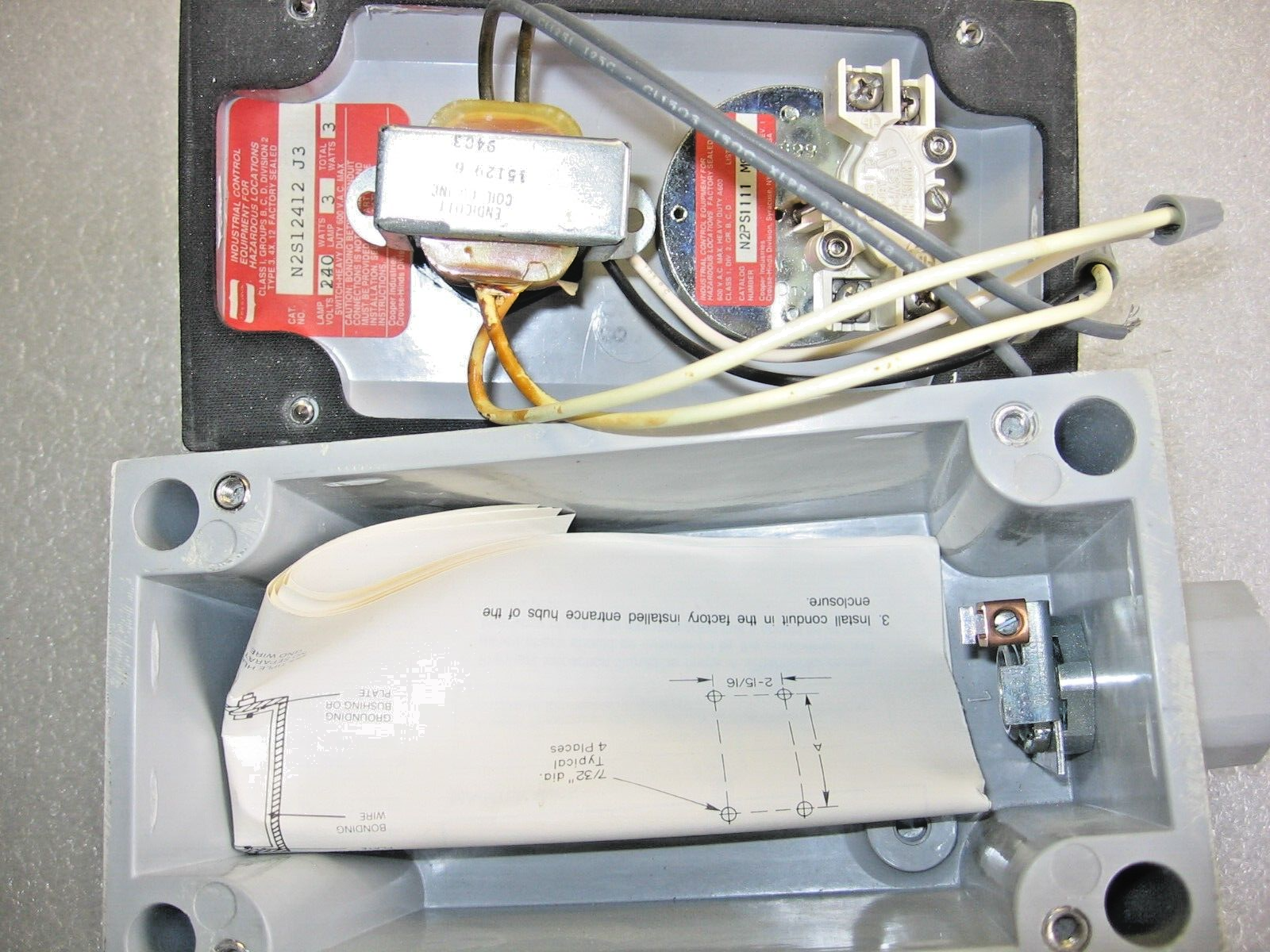 Crouse-Hinds N2S12412 J3 Lighted Corrosion Resistant Push Button Control Station