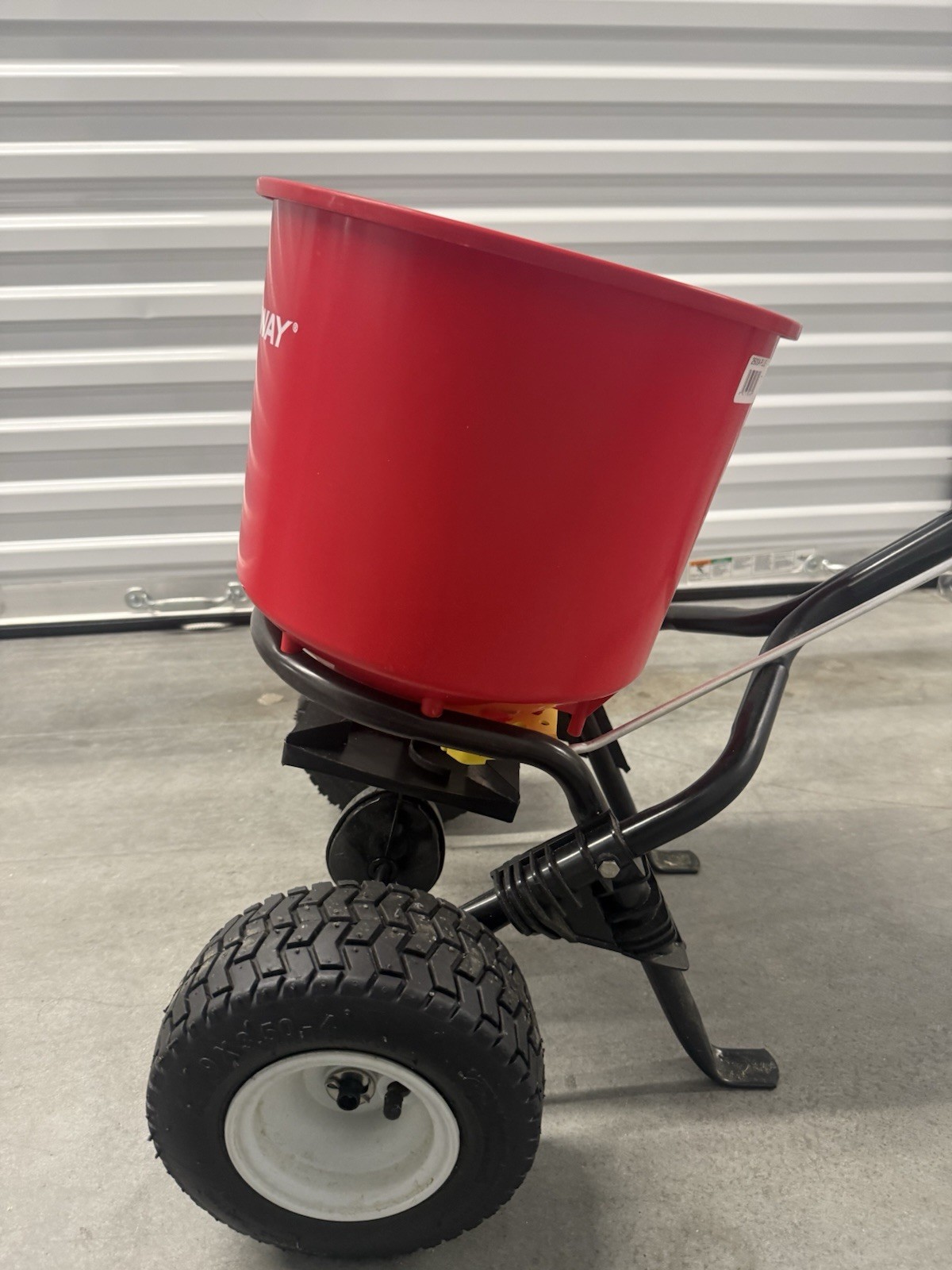 EarthWay 2600A Plus Broadcast Spreader-Used-Good-Includes All Parts