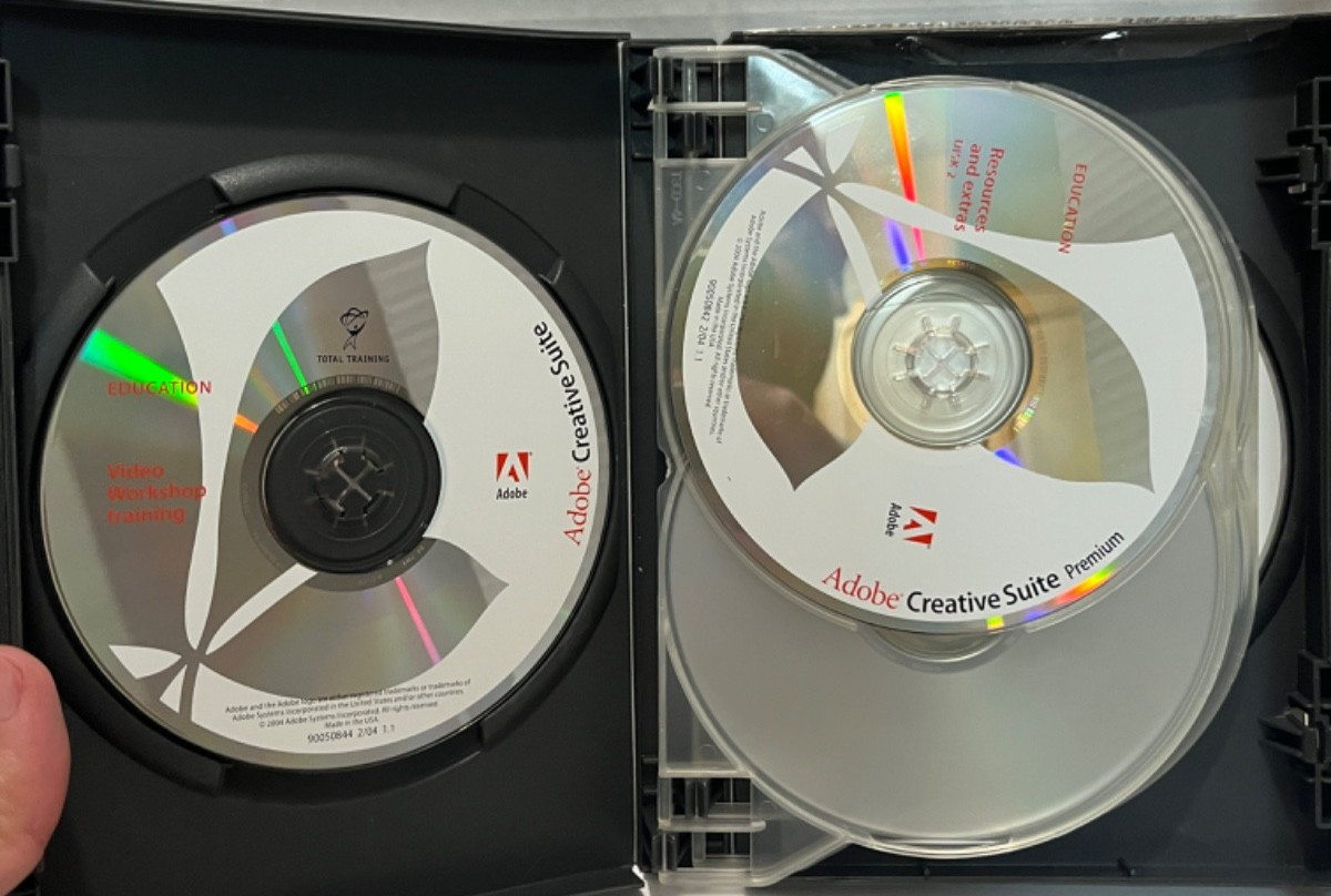 Adobe Creative Suite CS1 Premium Disc Set Complete w/ Case Fast Ship