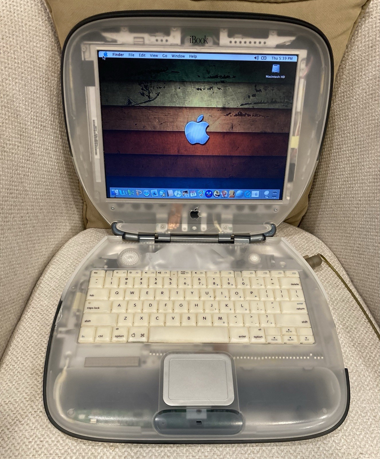 Vintage Translucent iBook G3 Clamshell 466mhz OS 9 & 10 FireWire