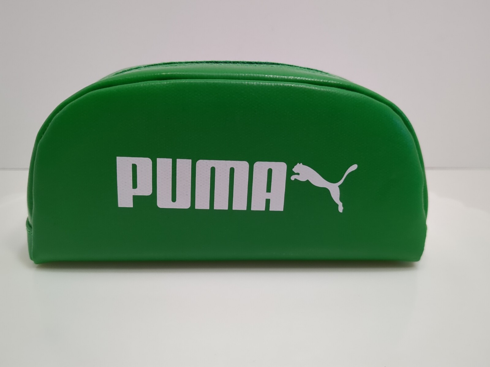 Authentic PUMA Sunglasses/Eyewear 6.25” x 3” x 1.5” Zippered Case GREEN Pre-owne
