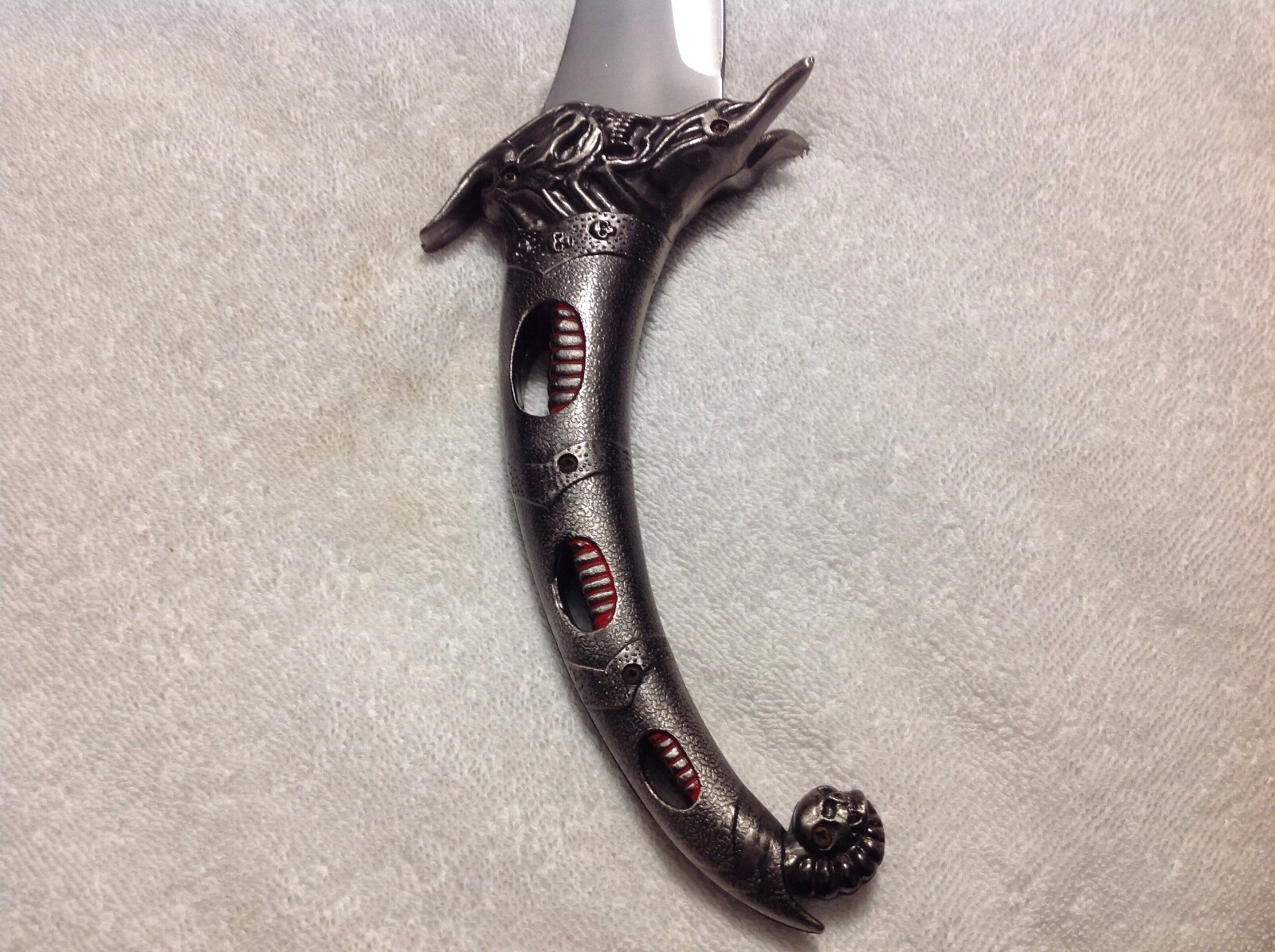 BEAUTIFUL FANTASY SKULL DAGGER 15" LONG