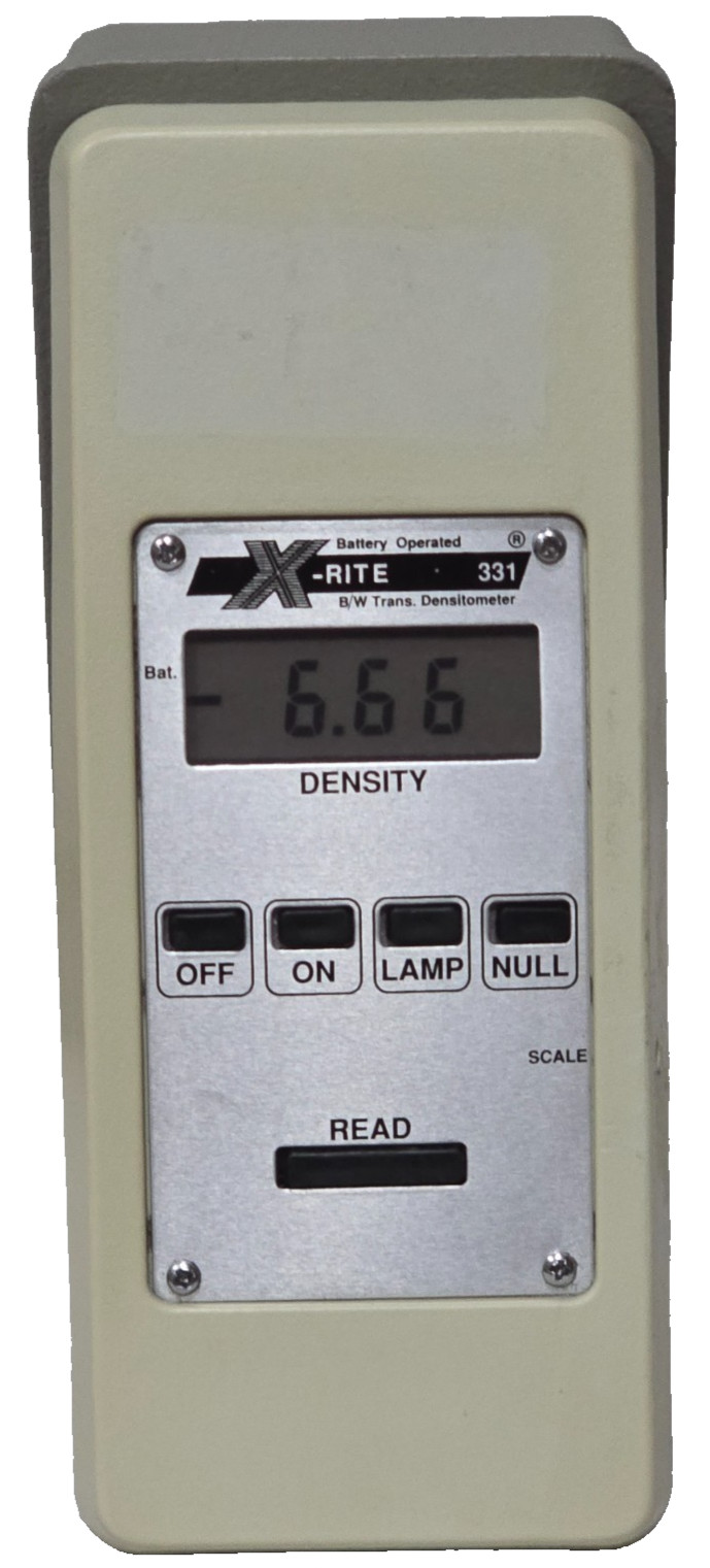 X-Rite Model 331 Battery Operated B/W Transmission Dosimeter + Case