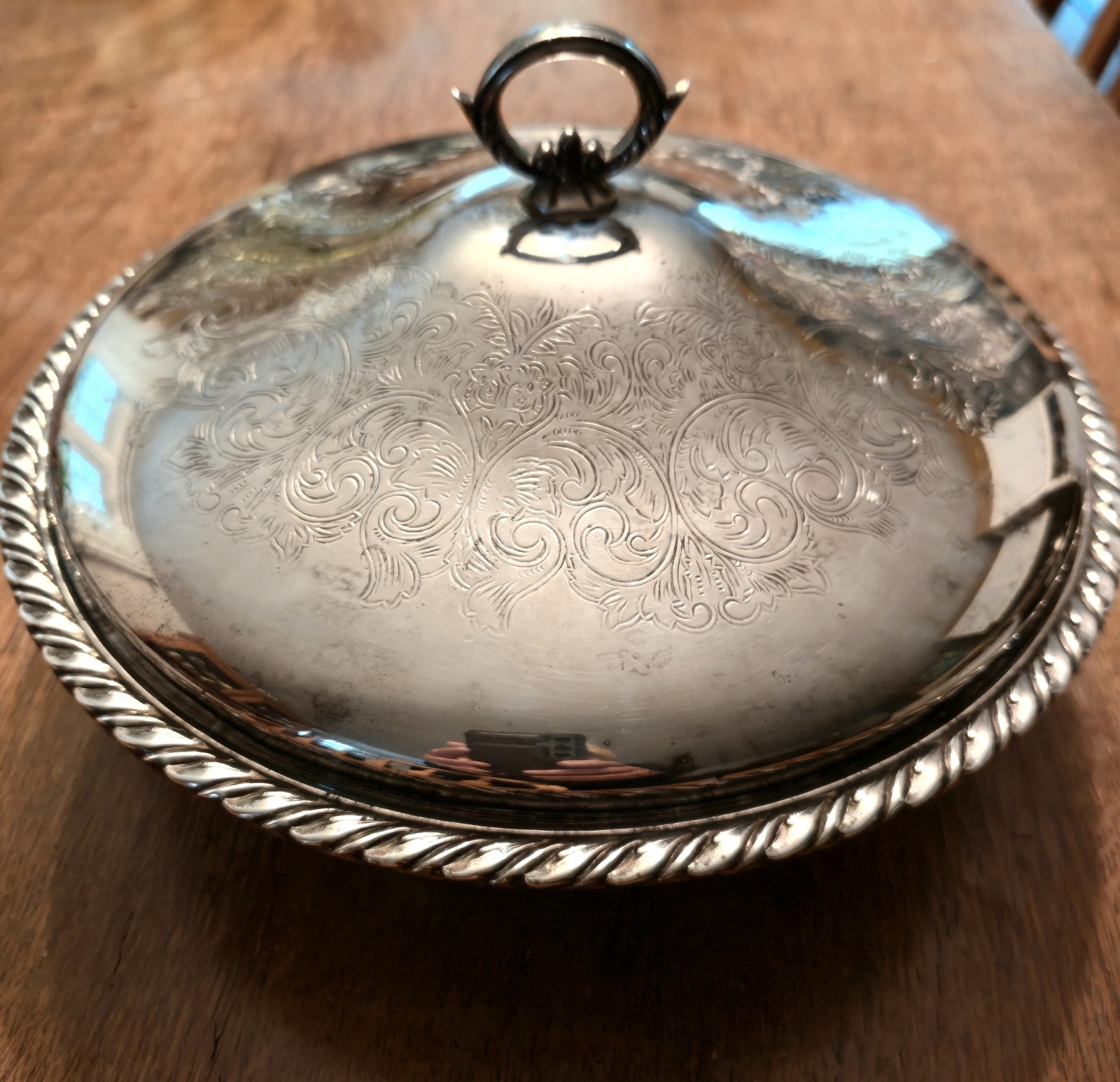 VTG Oneida Silver-Plated Serving Dish Rope Border Pyrex Bowl 10"D Lid w/ Handle