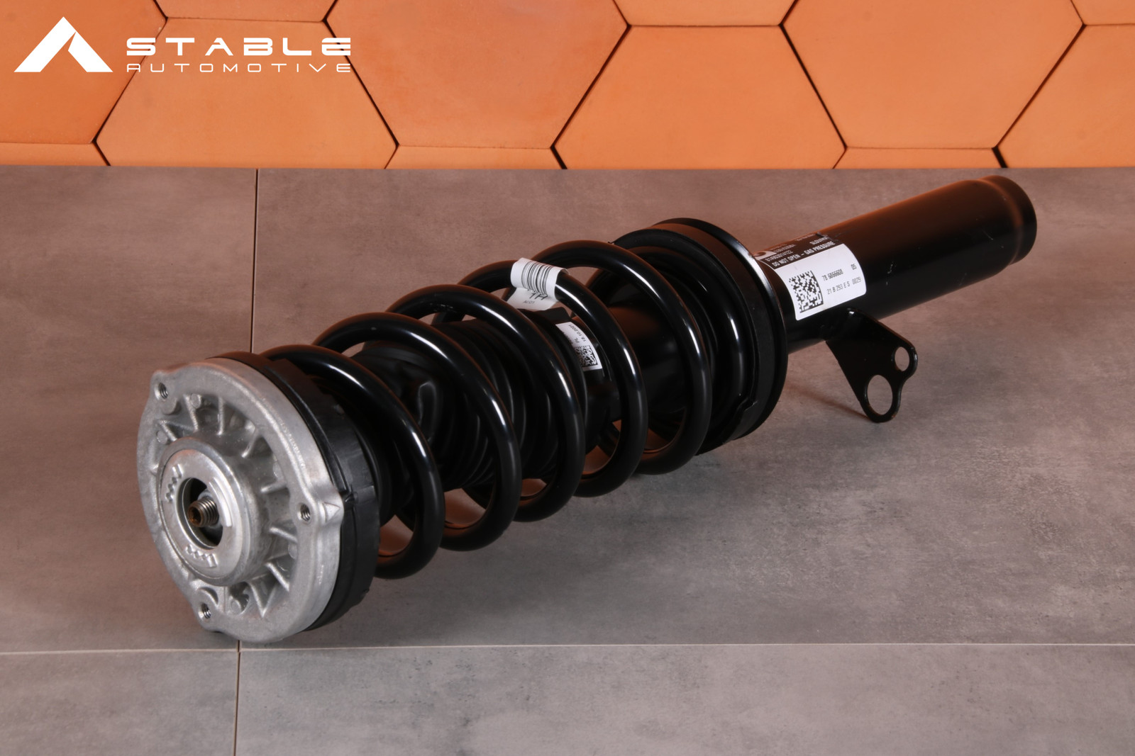 BMW 5' G30 G30 LCI FRONT RIGHT SHOCK ABSORBER XDRIVE 6866608 20 km !!!