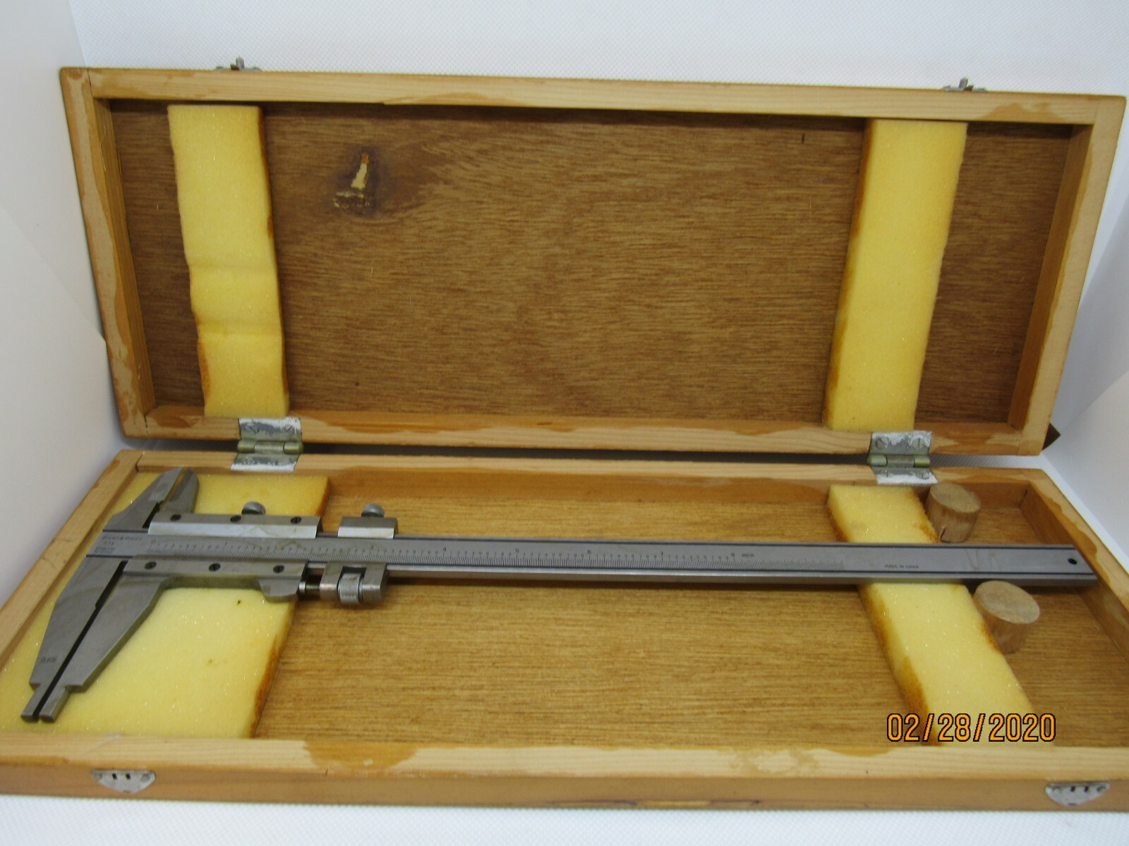 8" PLAIN LOCKING SCREW PRECISION VERNIER CALIPER 574