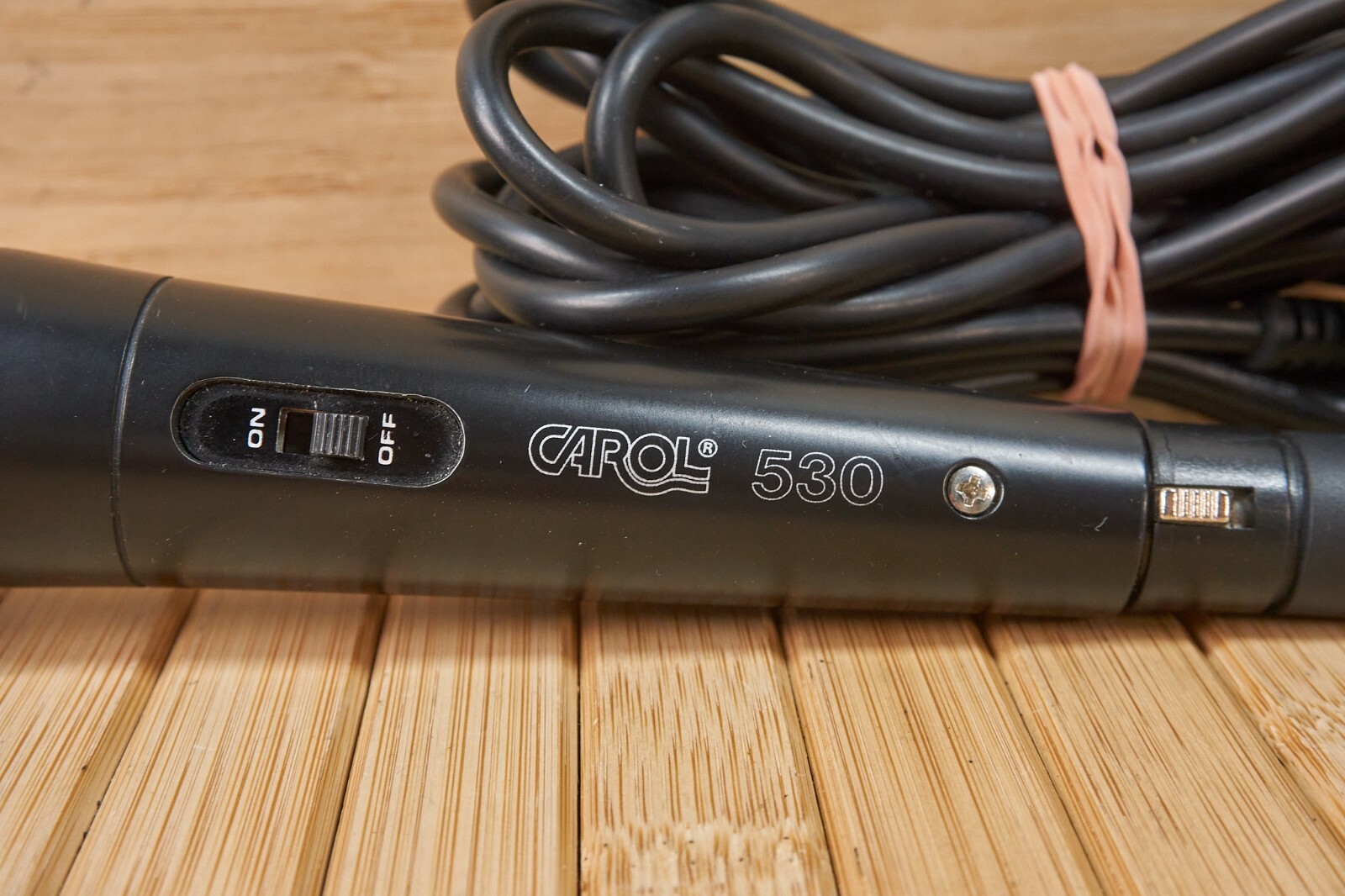 Carol MUD 530 Cardioid Dynamic Microphone, with cable