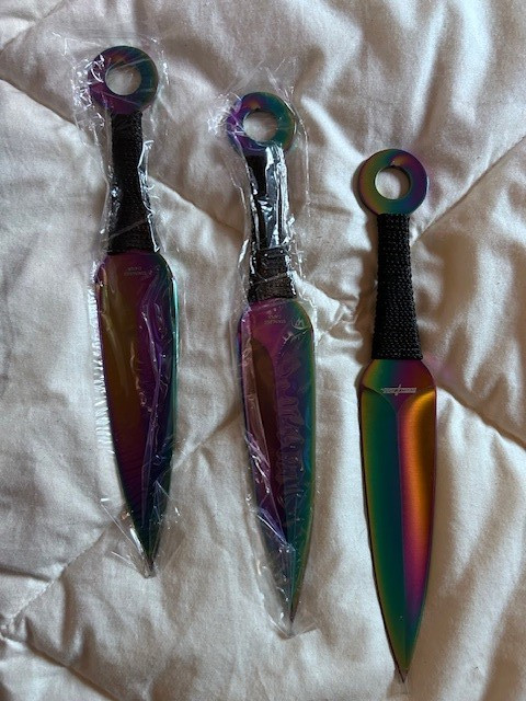 Perfect Point set of 3 throwing knives, original box, new stainless in sheath