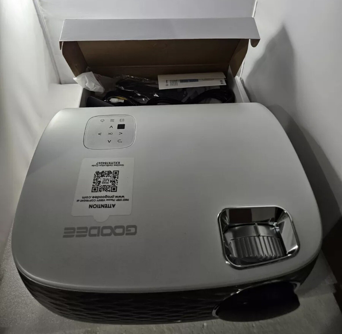 GooDee HD Video Projector Native 1920x1080P -TK