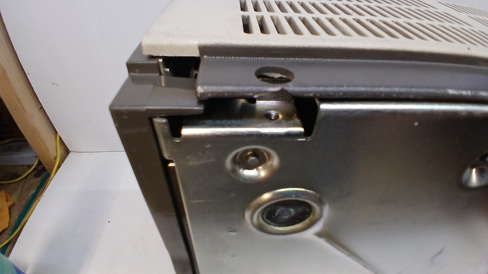 Vintage IBM Personal System/2 Model 30 8530-002 *POWERS ON* *UNTESTED* *READ!*