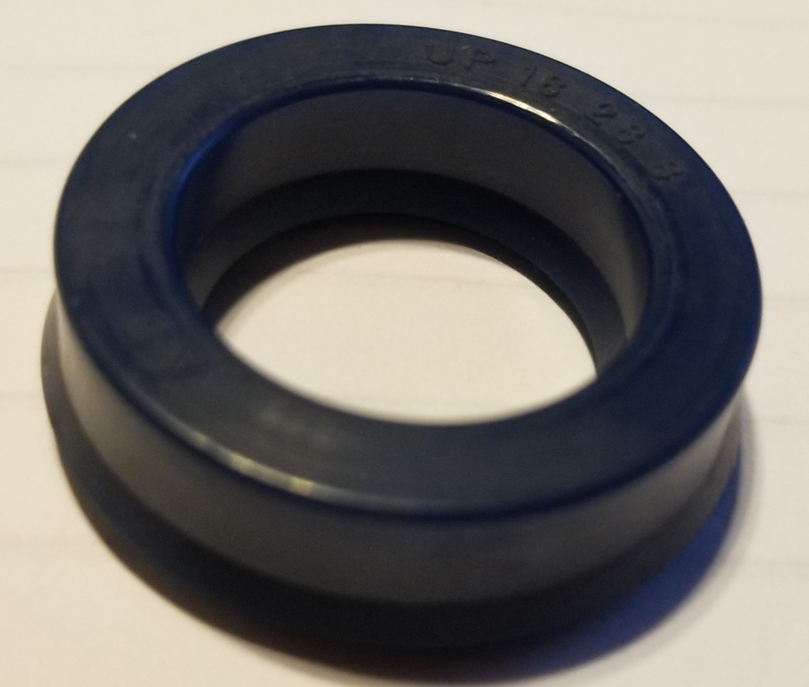 MUU-22x32x8, Metric, Urethane, Symmetrical U Seal