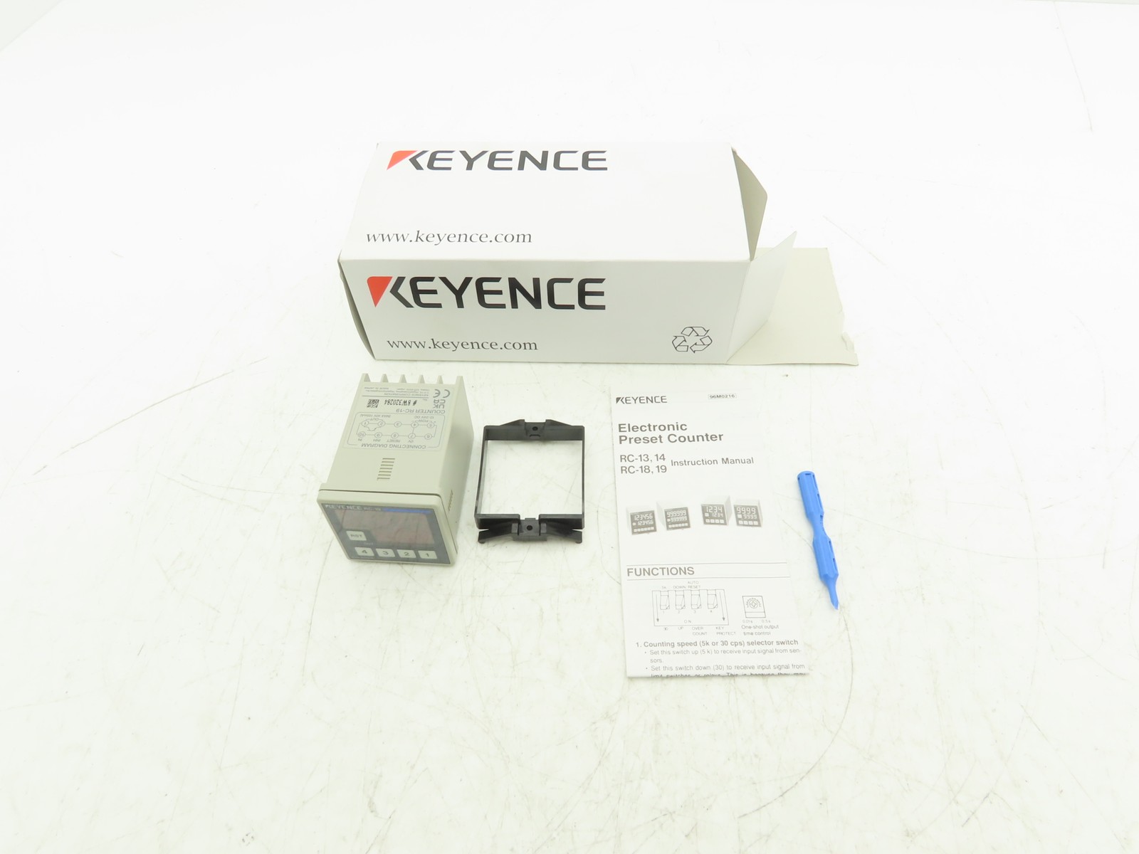 Keyence RC-19 Digital Preset Counter 4-Digit LED 12-24VDC