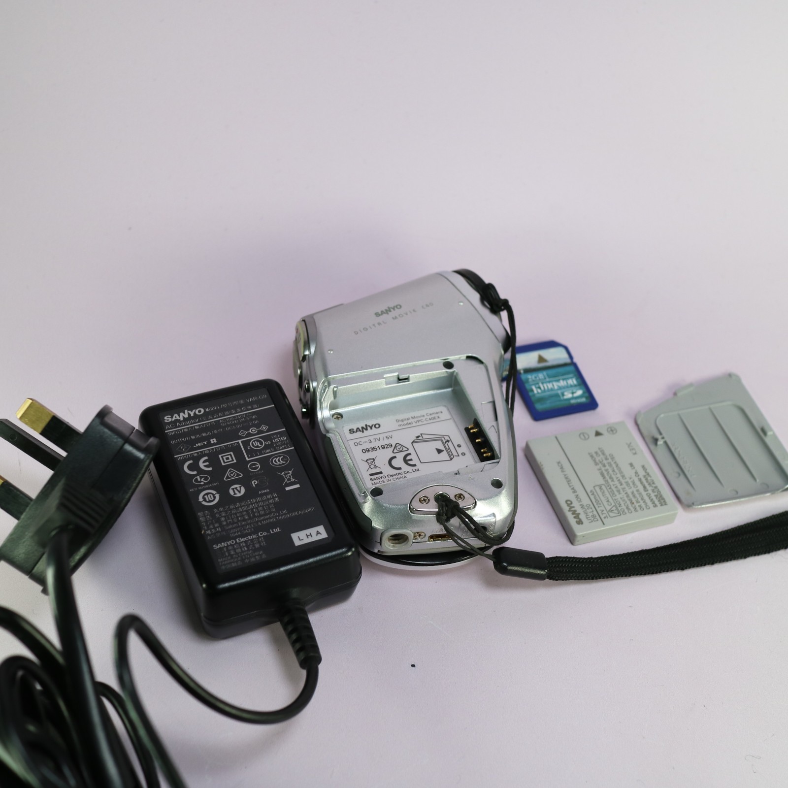 Sanyo Xacti VPC-C40 4.0MP Digital Camcorder Silver Tested Full Working Set