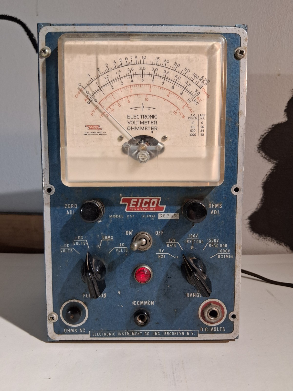 Vintage EICO Model 221 Voltmeter Ohmeter Powers On Untested Vacuum Tube VOM