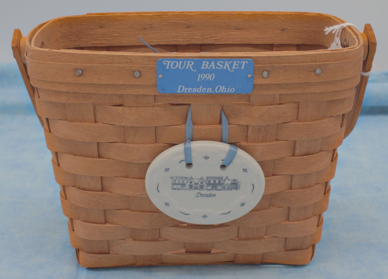Longaberger 1990 Tour Basket with Dresden Ceramic Tie-On – Handwoven USA