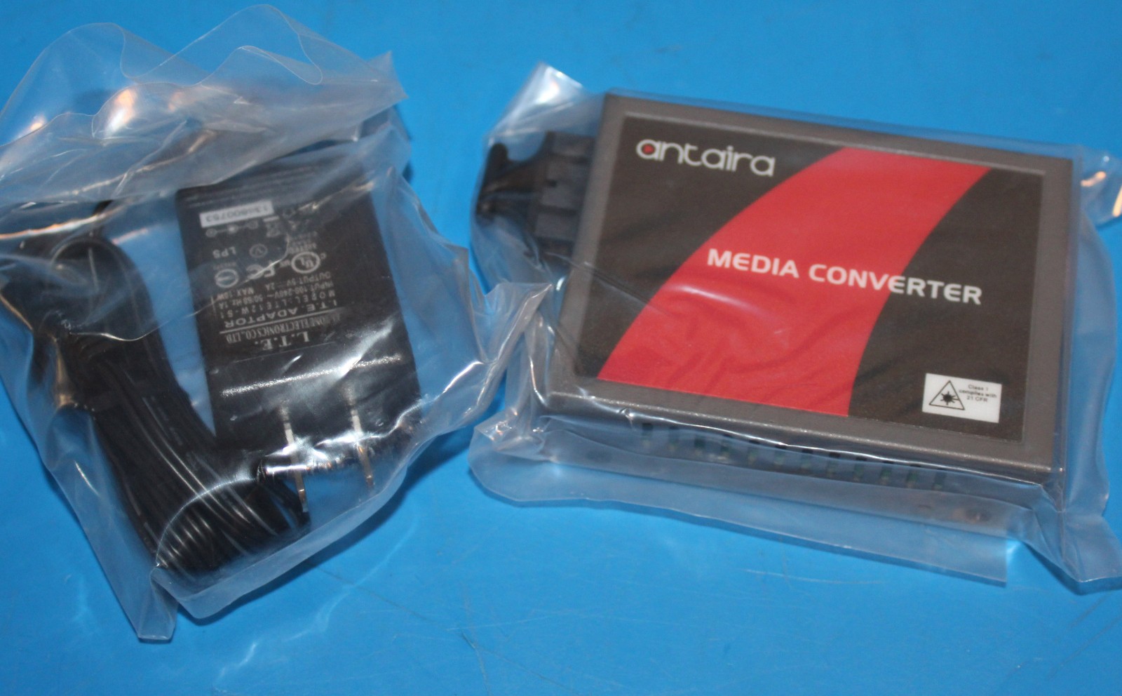 New Antaira Multi-mode FIBER MEDIA CONVERTER & Power Supply FCU-100SC
