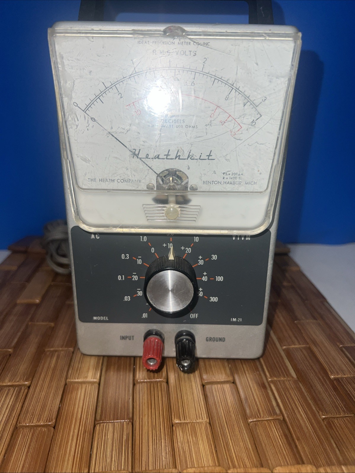 Vintage Heathkit IM-21 Vacuum Tube Voltmeter (VTVM) AC RMS Tester Analog