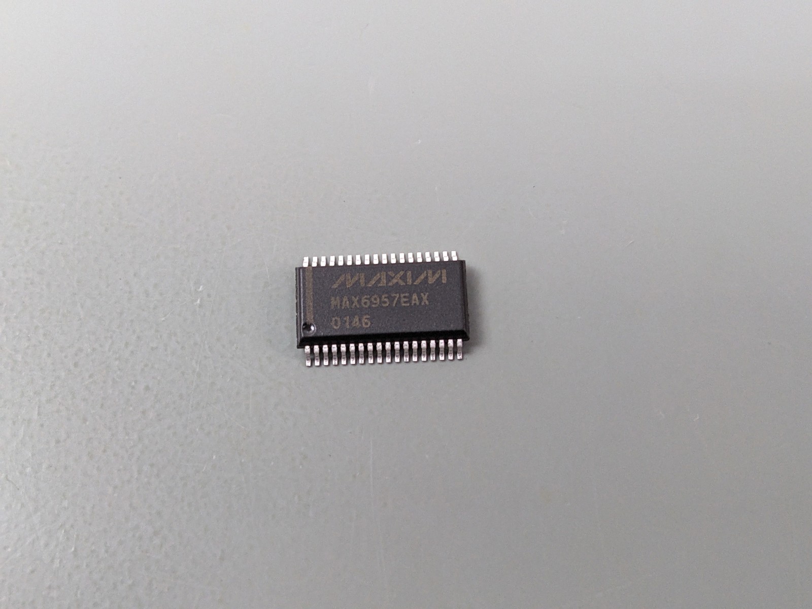 Maxim MAX6957 SPI LED Driver IC, 28-Port, SMD