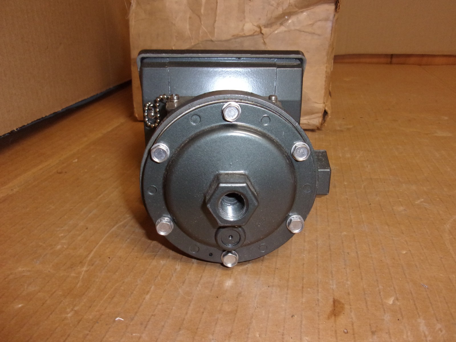 United Electric Nova Pressure Control Switch , type H115 , model 453