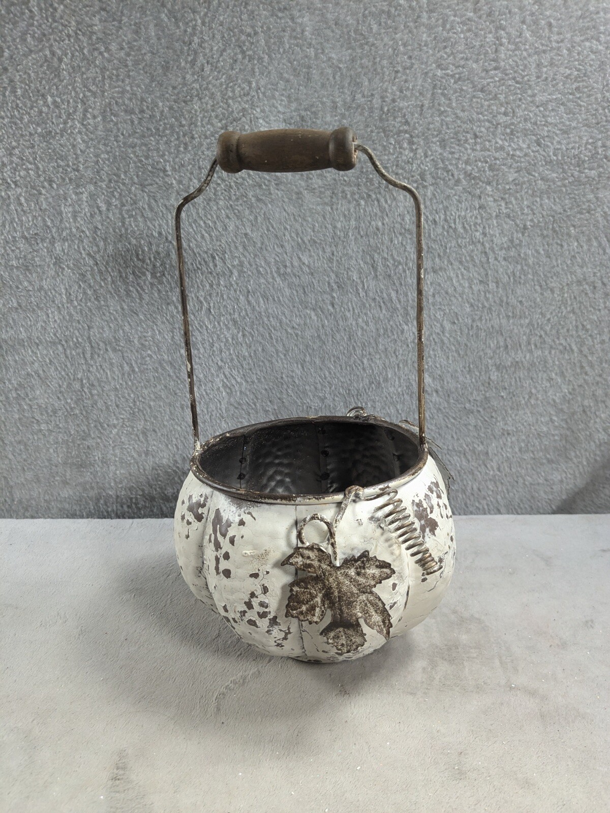 Cute Rustic Metal White Autumn Pumpkin Basket With Handle 4” Tall