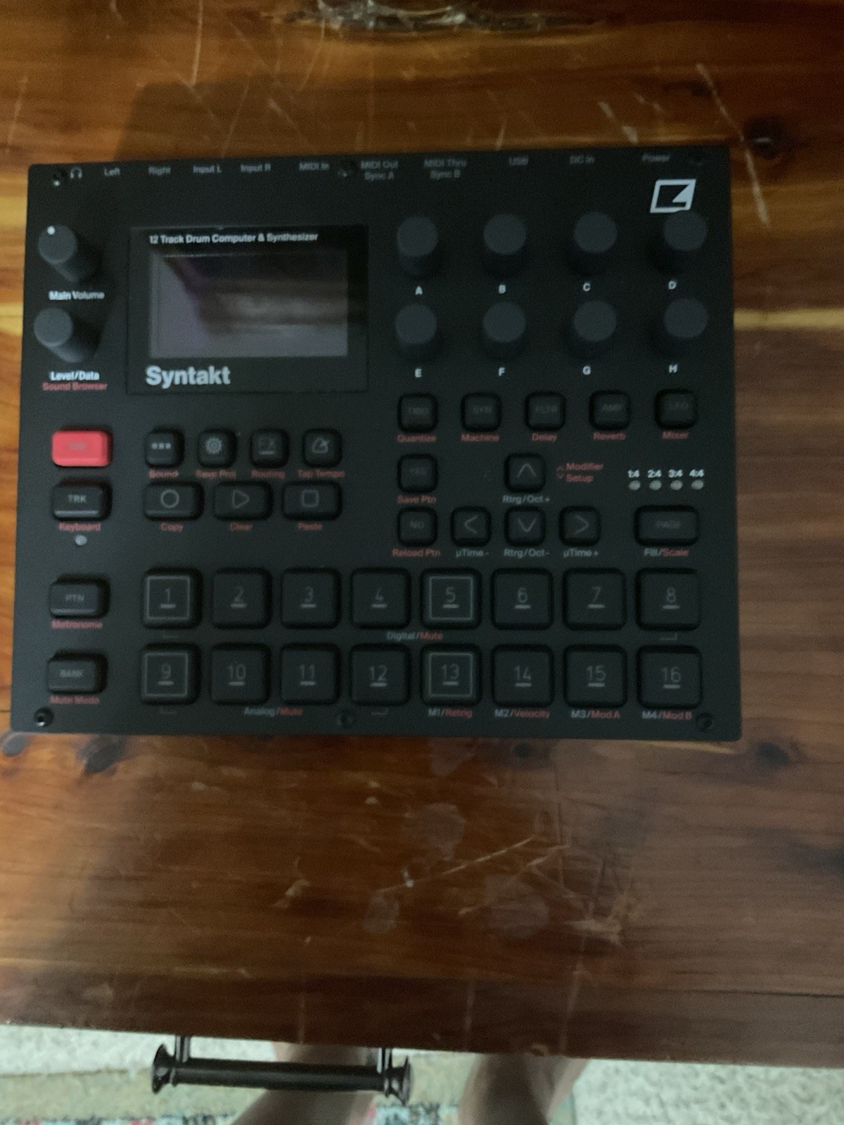 Elektron Syntakt Desktop Drum Computer Synth w/ Display, USB, MIDI, 1/4 In