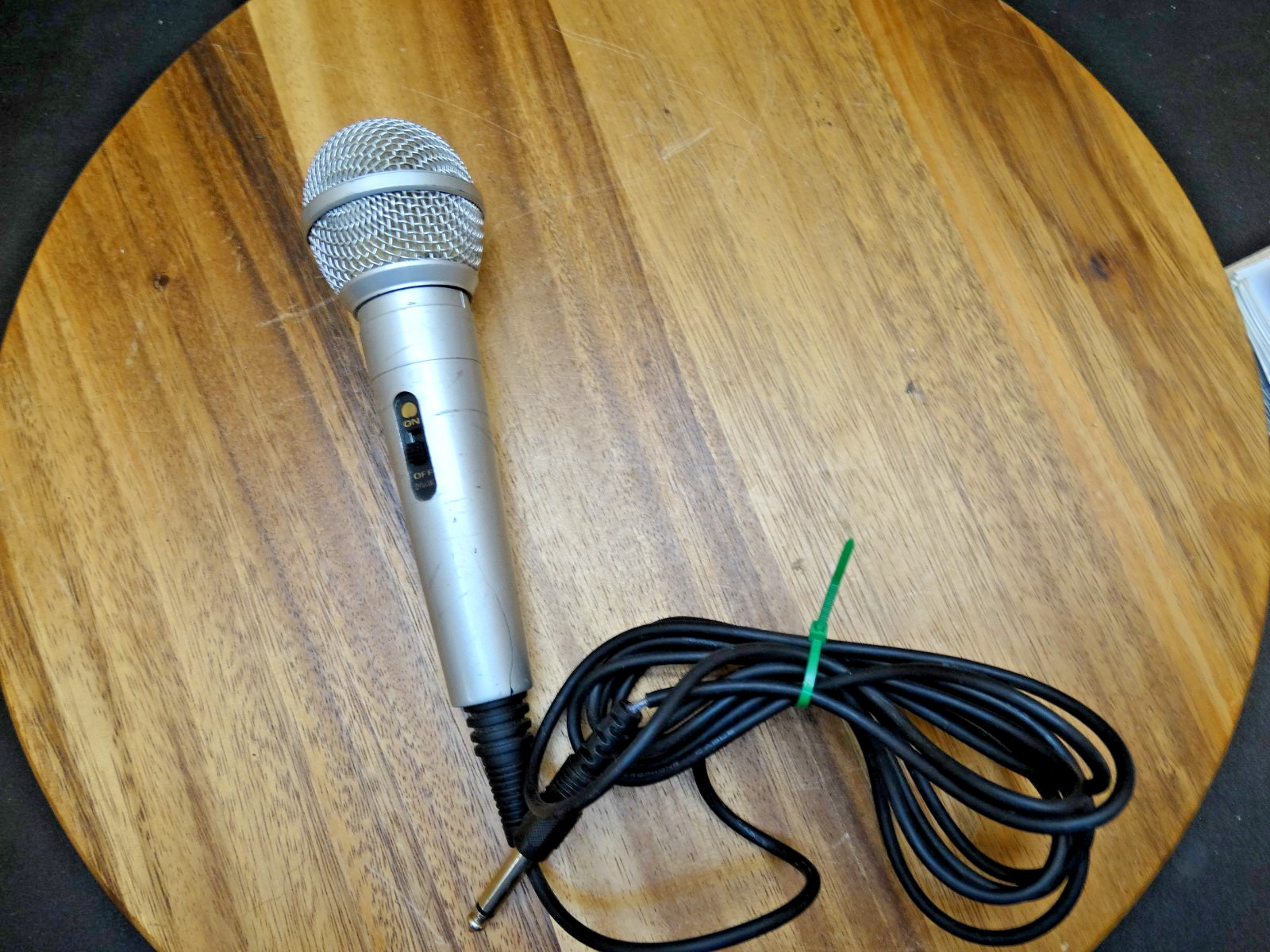 Dynamic Karaoke Microphone