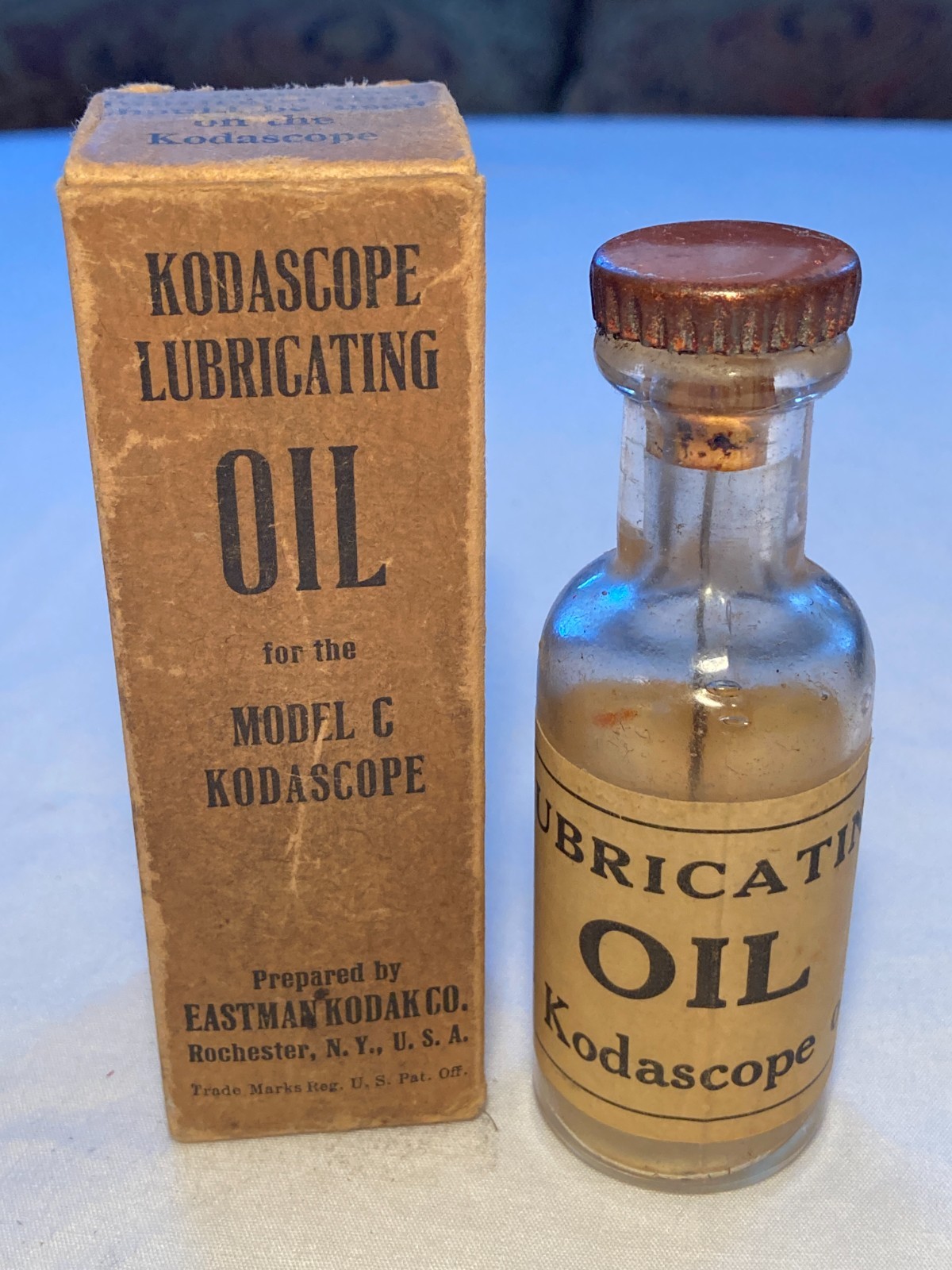 c1900-15 Lubricating Oil for Kodascope only Eastman Kodak Company Rochester, NY