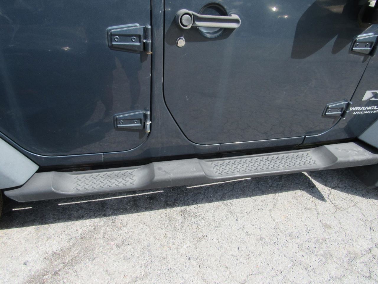 TJ 2008 Glove Box 1075297