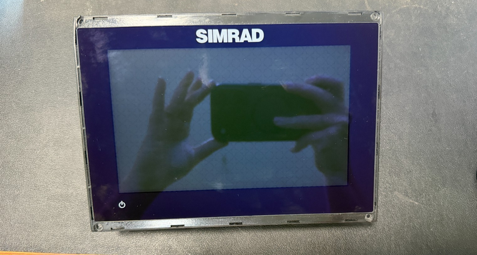 SIMRAD GO7 XSR BOAT CONTROLLER MULTIFUNCTIONAL DISPLAY -- SEE BELOW!!