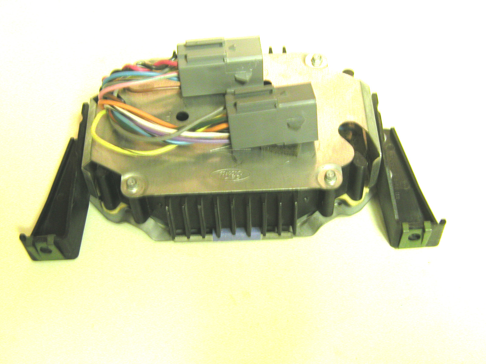 FORD  Mustang Amp  #F0ZB-13B849-AA