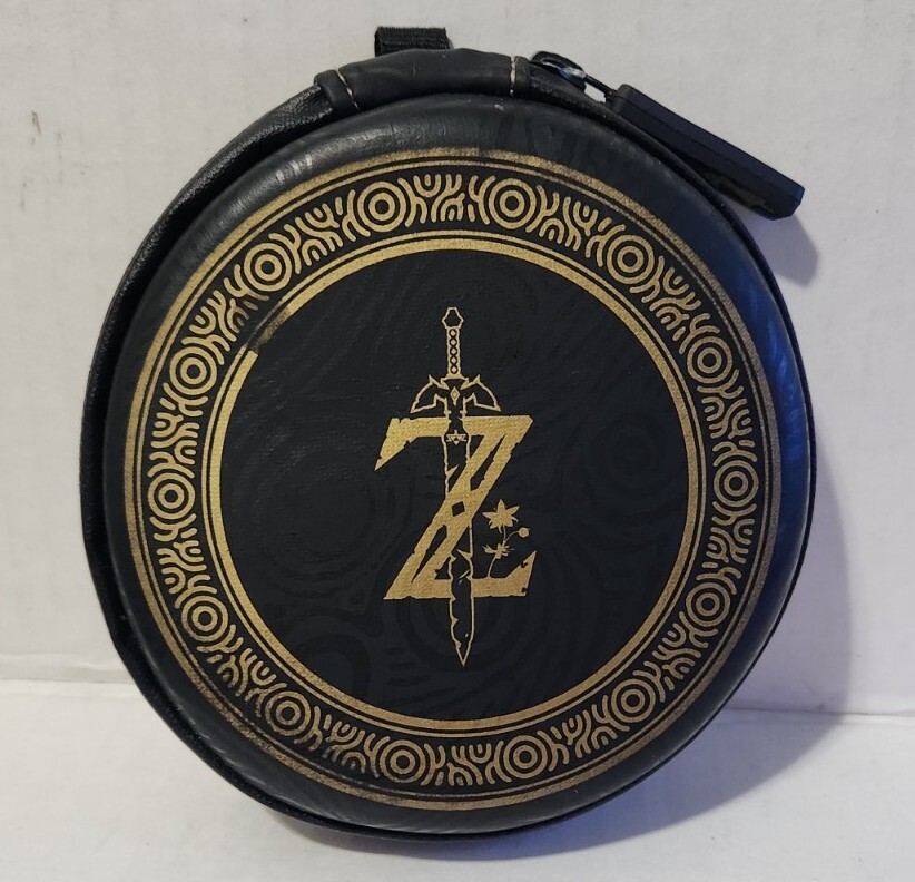 Official Nintendo Switch Zelda Breath of Wild Circular Round Clamshell Case 4"
