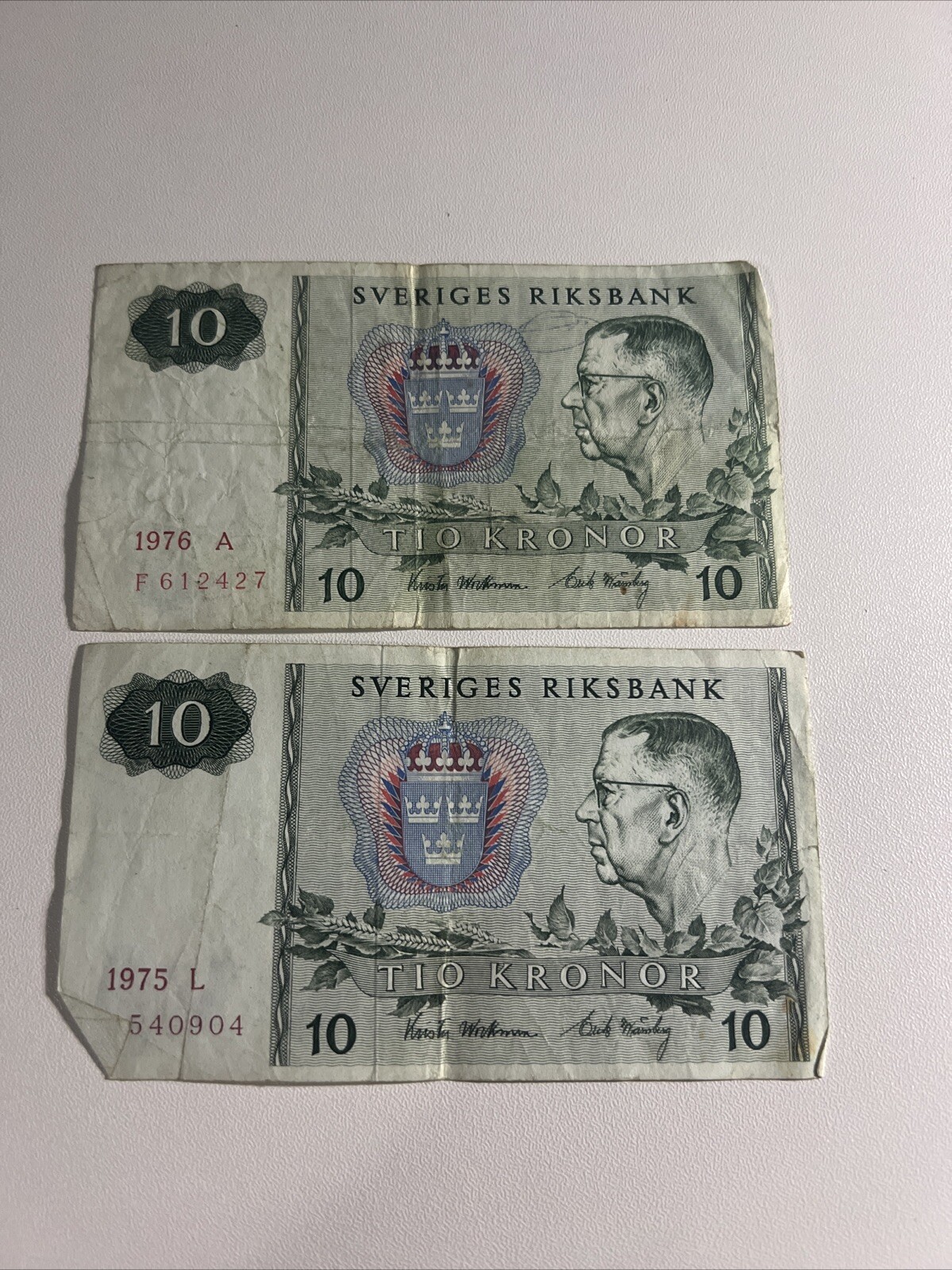 Sweden - 10 KRONOR - 1976 - 1975  Set Of Two