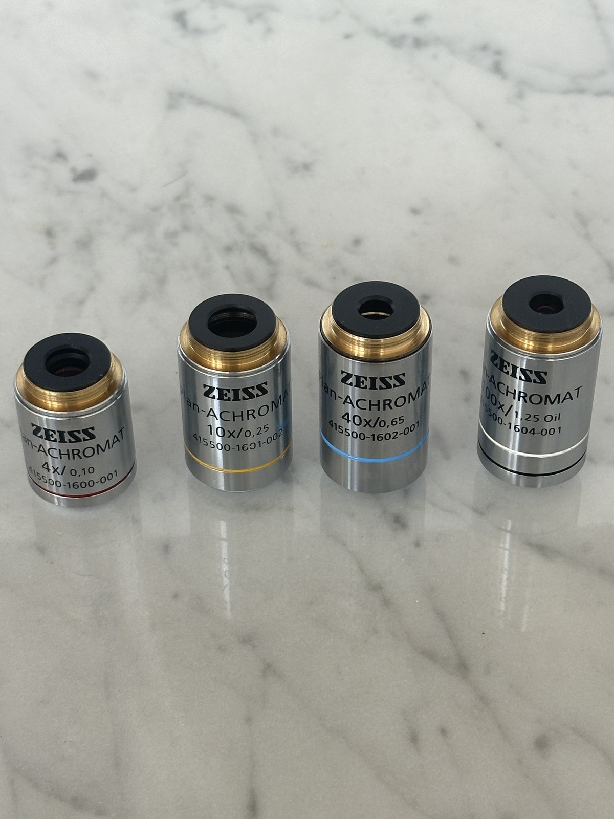 Zeiss Primo Star microscope 4X / 10X / 40X / 100X Objectives