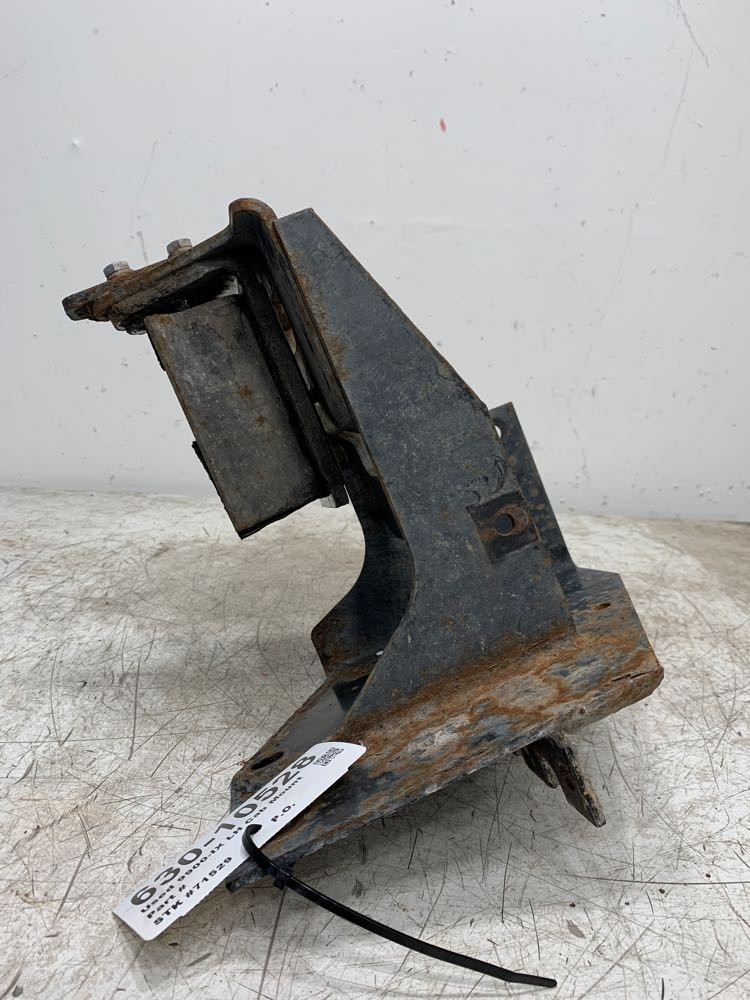 2004 International 9900ix Cab Mount (630-10528)