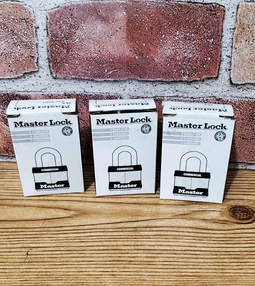 Set of 3 Master Lock padlocks - 3KA Key: 0404