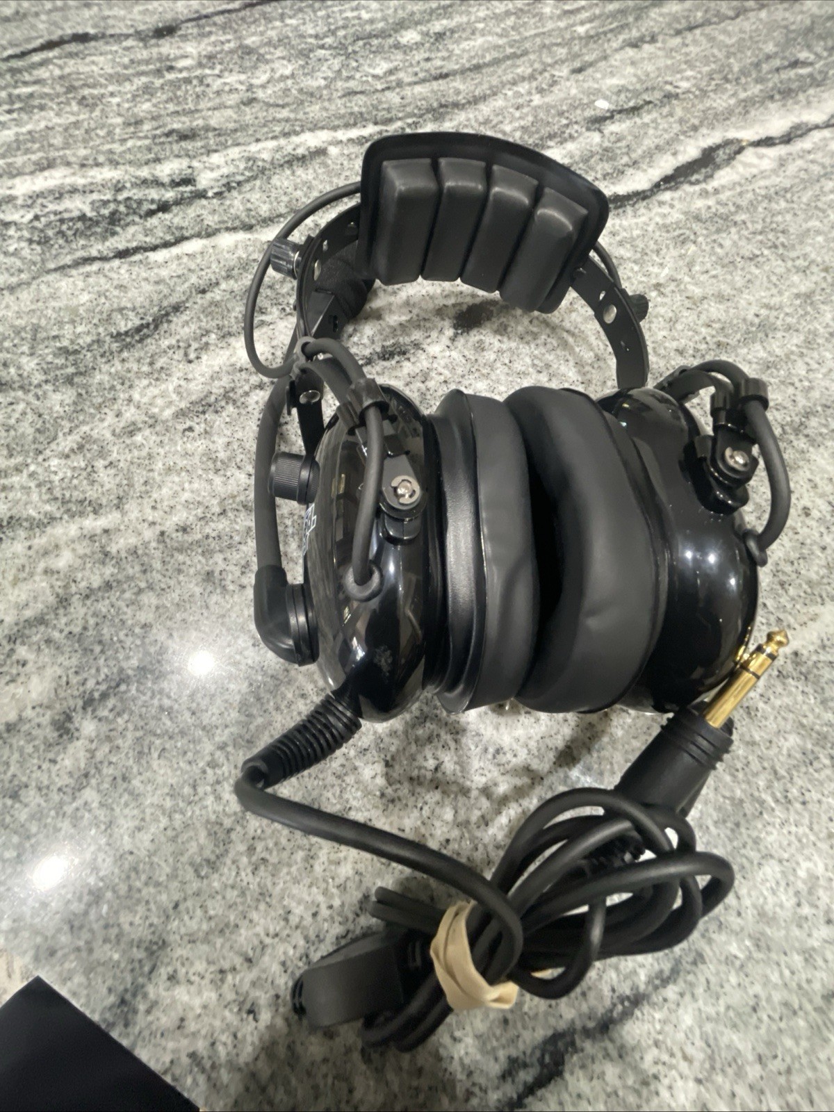 Rugged Air RA200 General Aviation Student Pilot Headset Music Input A20 GA Plug